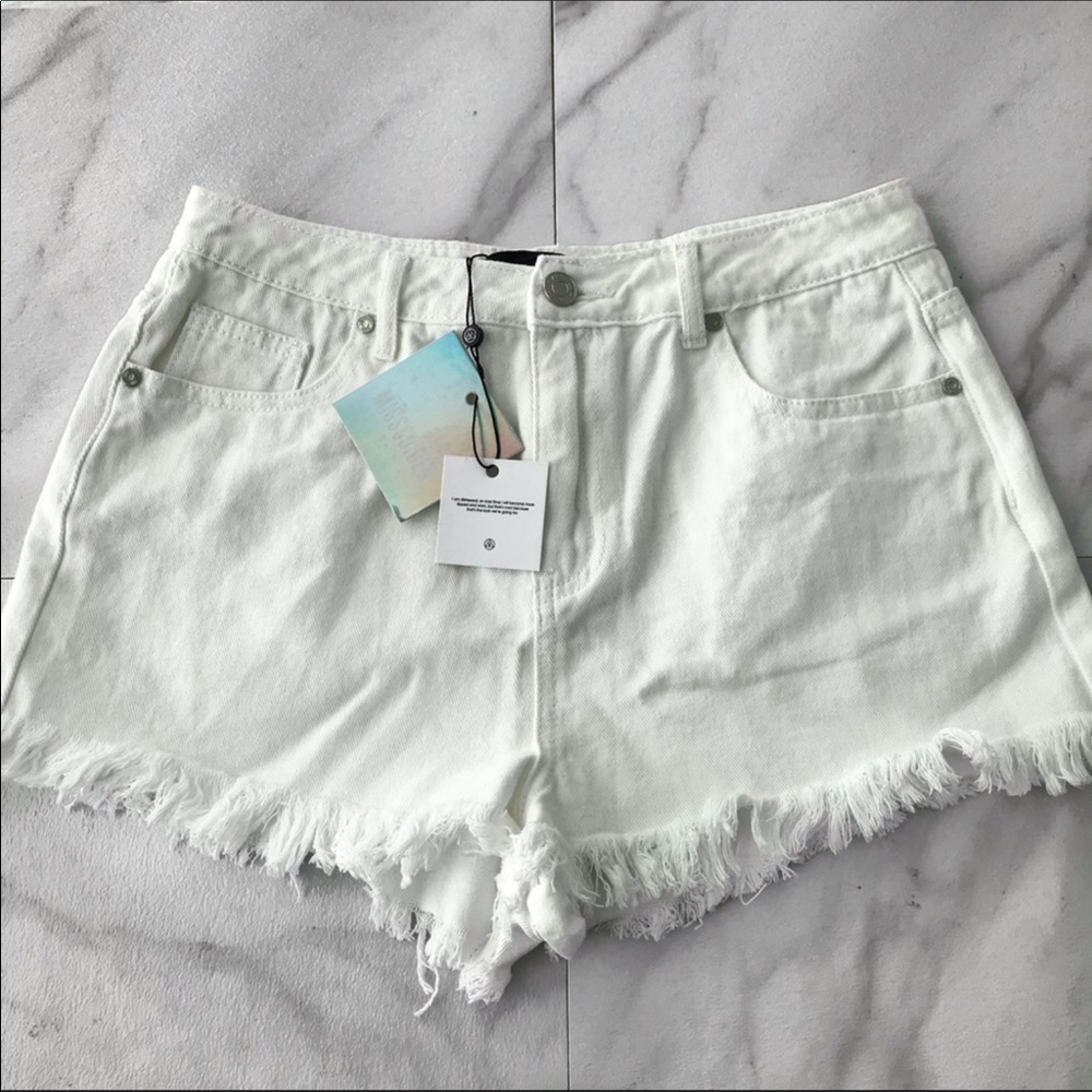 MissGuided White High waisted cut off shorts